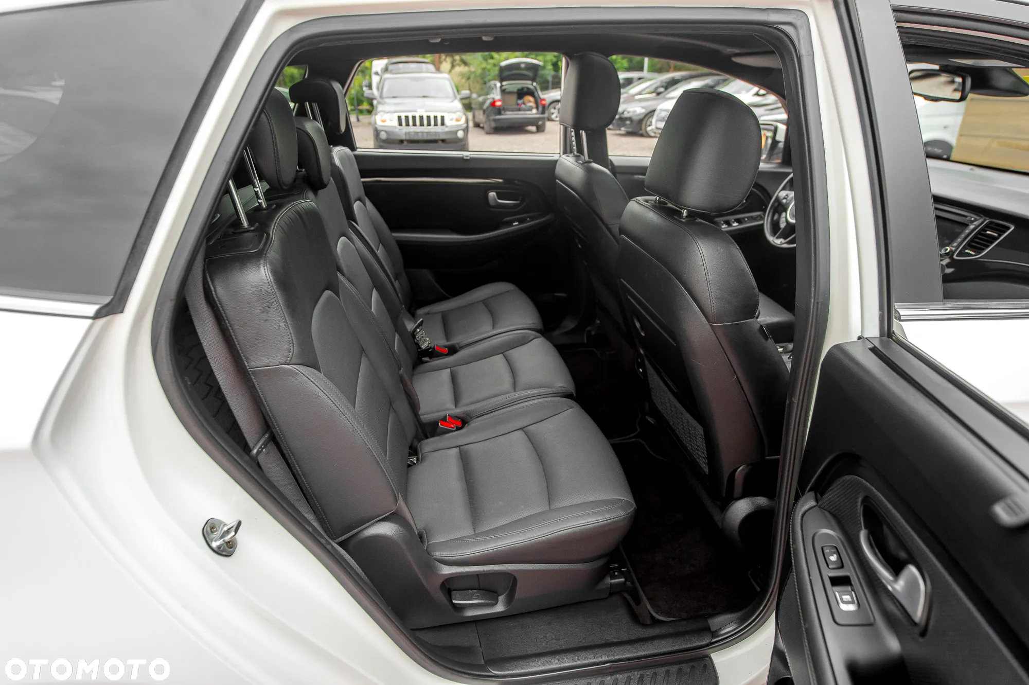 Kia Carens 1.7 CRDi Business Line 7os 7DCT - 19
