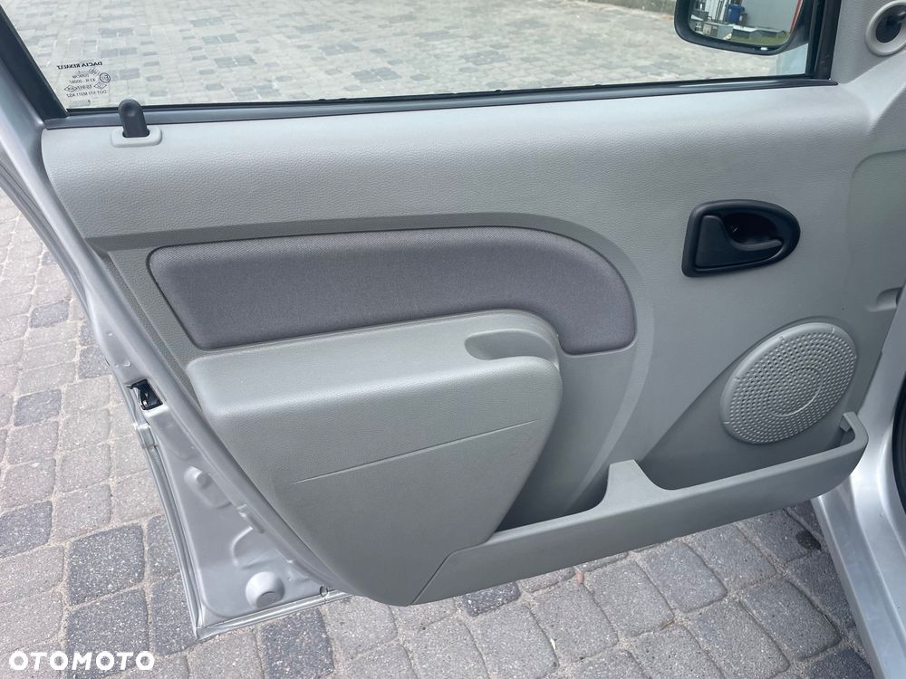 Dacia Logan 1.6 Ambiance - 22