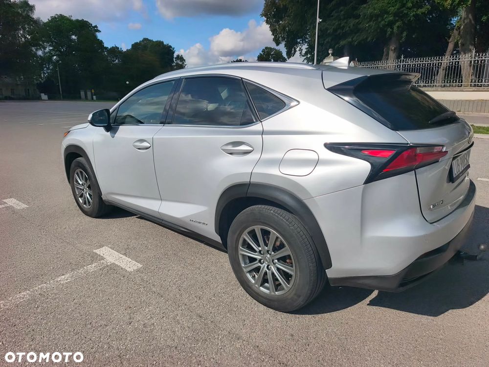 Lexus NX 300h Comfort AWD - 12