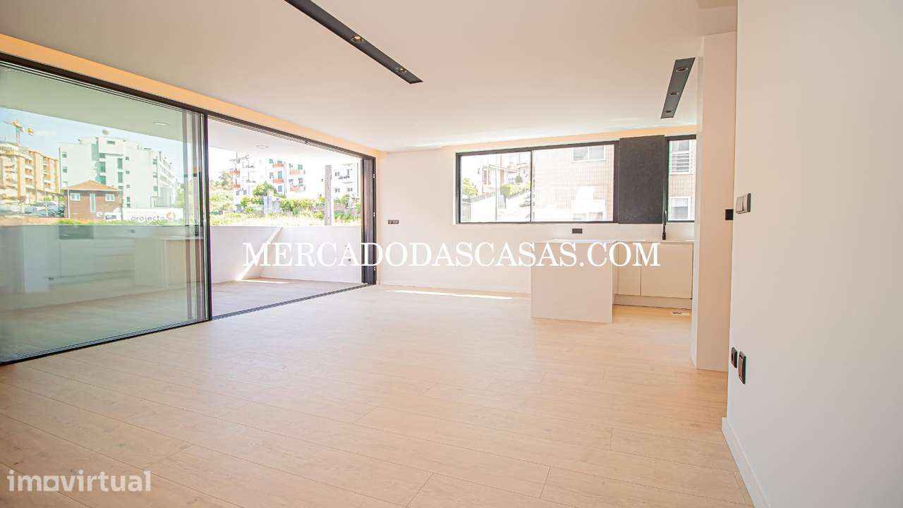 Apartamento T1 C/arrumo, varanda,2 lugares garagem - Grande imagem: 2/23
