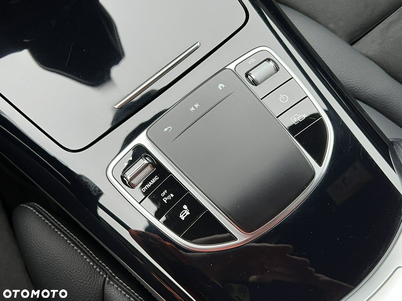 Mercedes-Benz EQC - 35