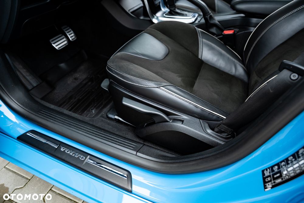 Volvo V40 D4 Geartronic RDesign - 19