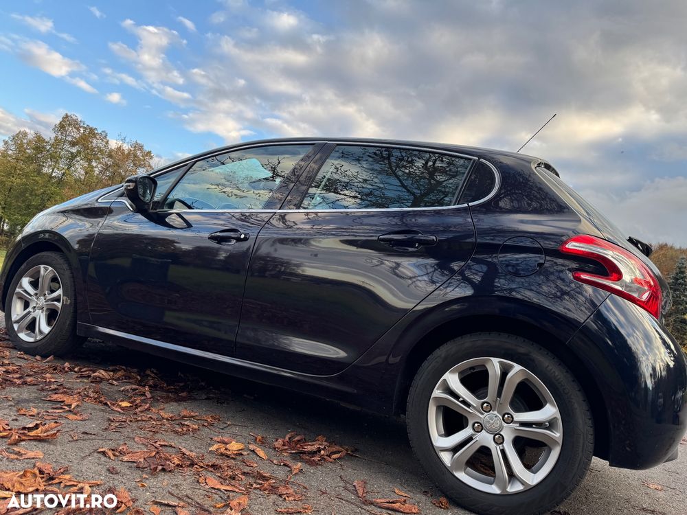 Peugeot 208 - 13