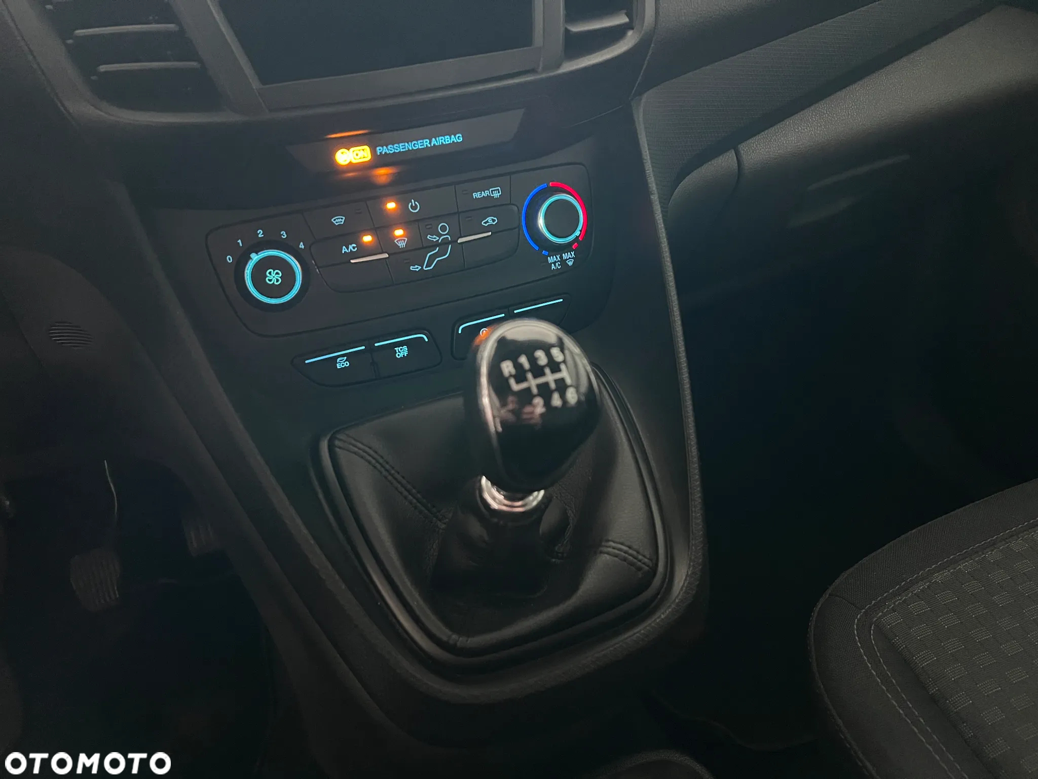 Ford Transit Connect - 31