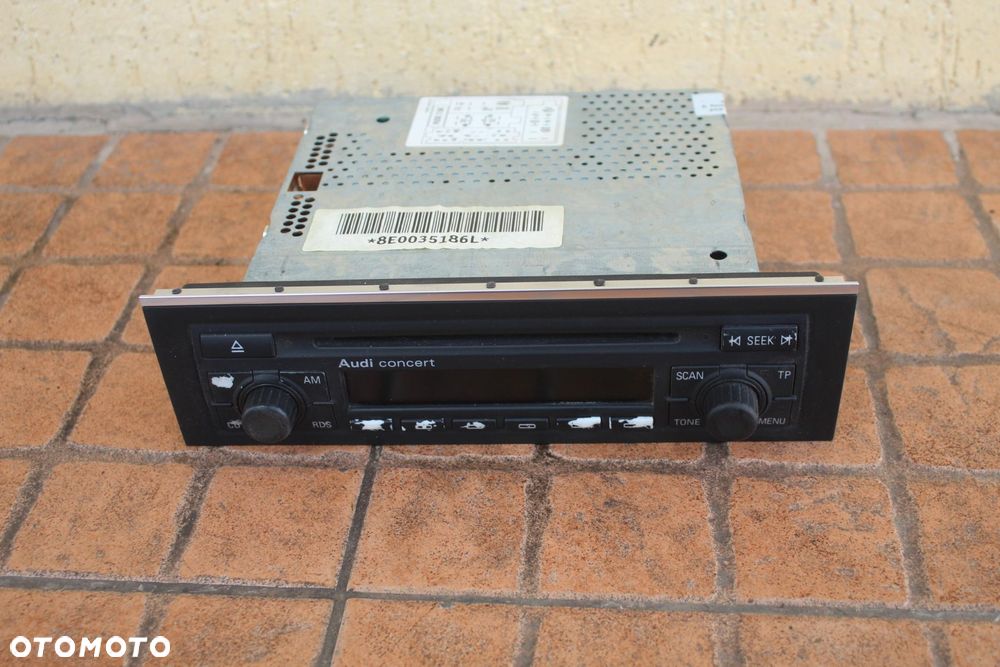 RADIO AUDI A4 B6 KOD 8E0035186L - 1