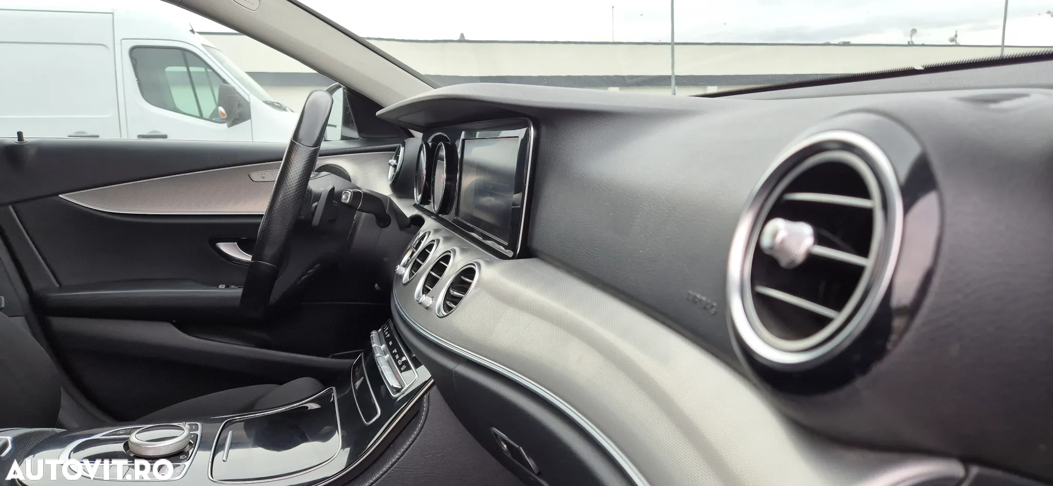 Mercedes-Benz E 200 d T 9G-TRONIC - 33