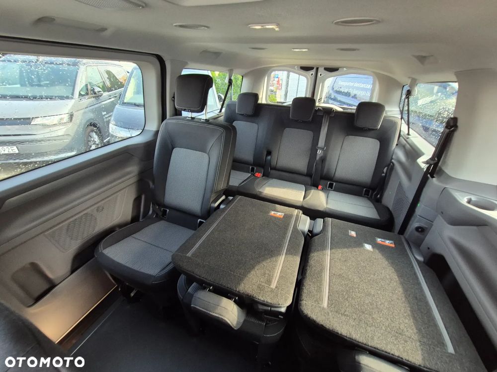 Volkswagen Caravelle - 12