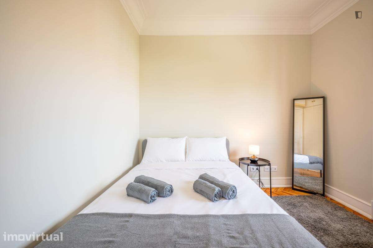 Quarto - localizado em Roma-Areeiro Lisbon - Grande imagem: 2/17