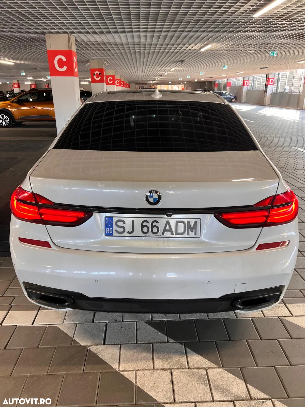 BMW Seria 7 750i xDrive Edition Exclusive - 3