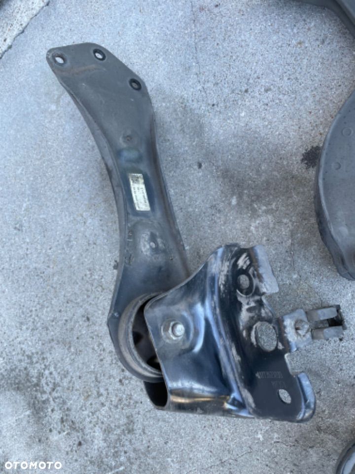 mercedes CLA 118 A177 AMG wahacz Piasta  amortyzator drazek tylne tylny - 8