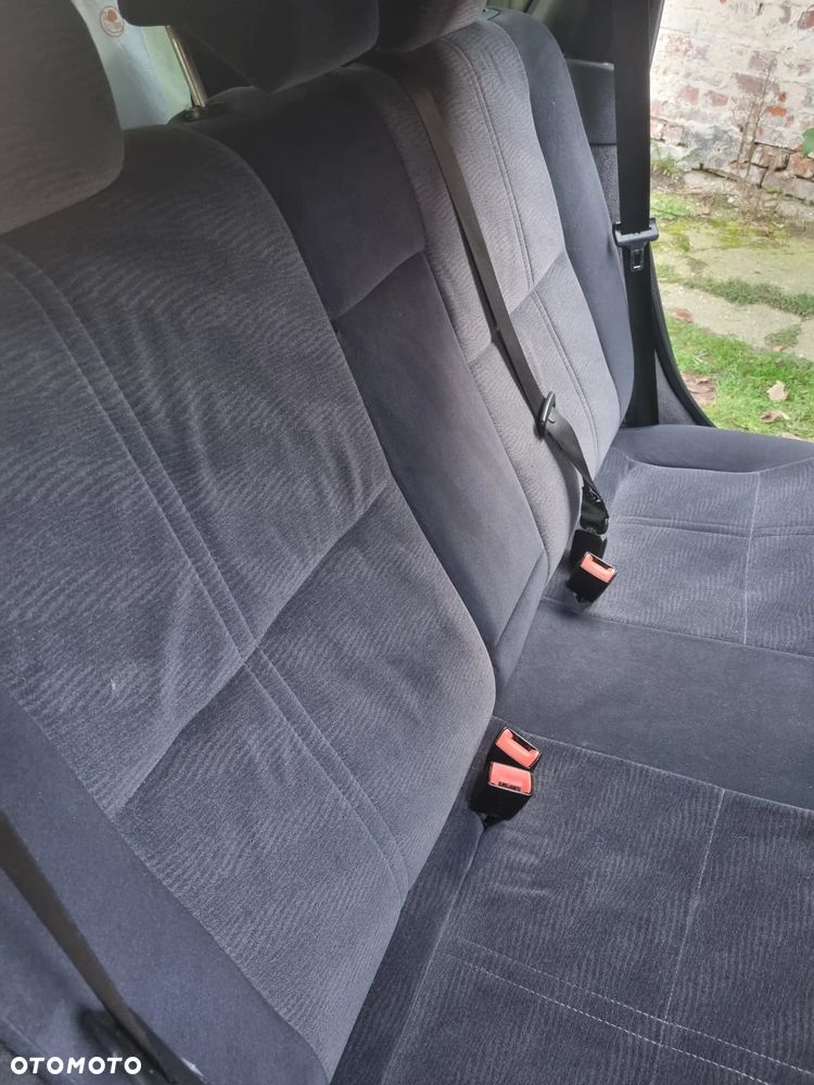 Ford Mondeo 2.0 Ghia - 26