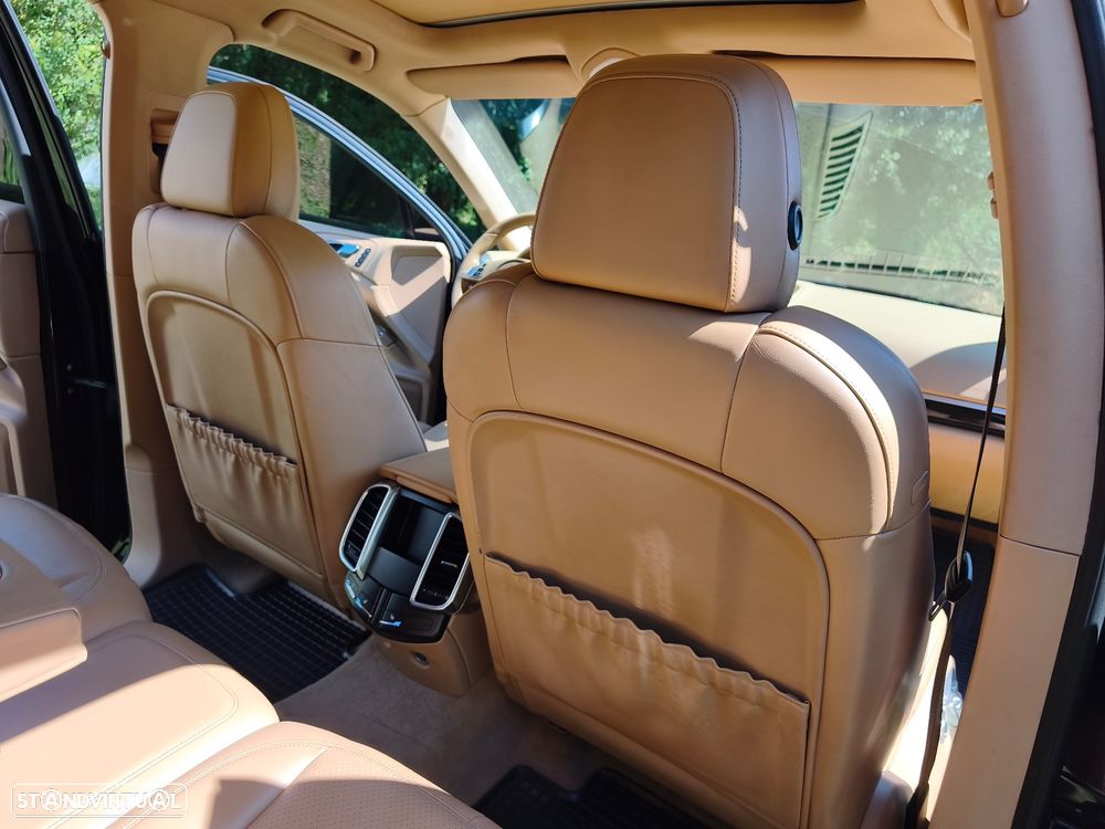 Porsche Cayenne Platinum Edition - 14