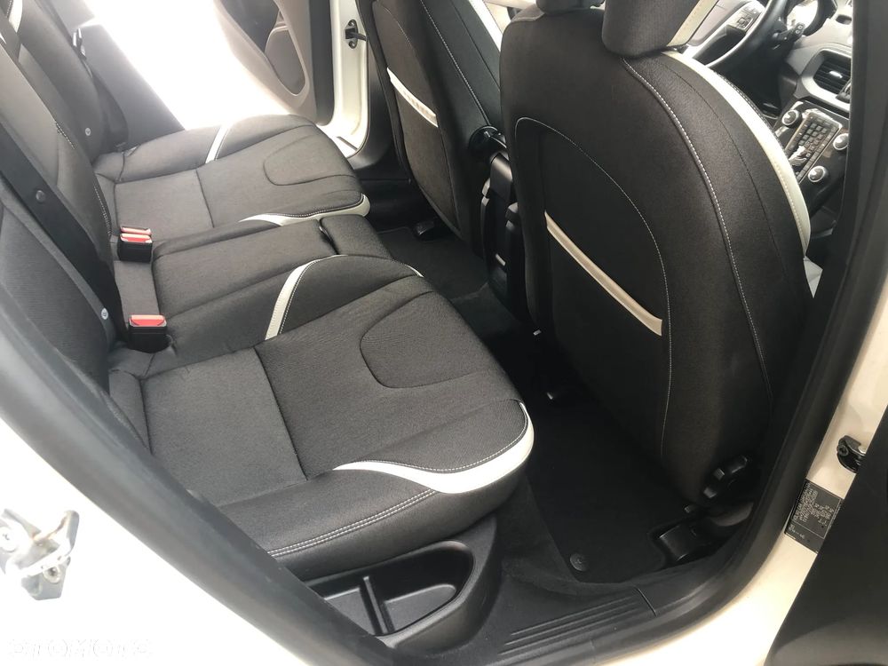 Volvo V40 D3 Geartronic Inscription - 32