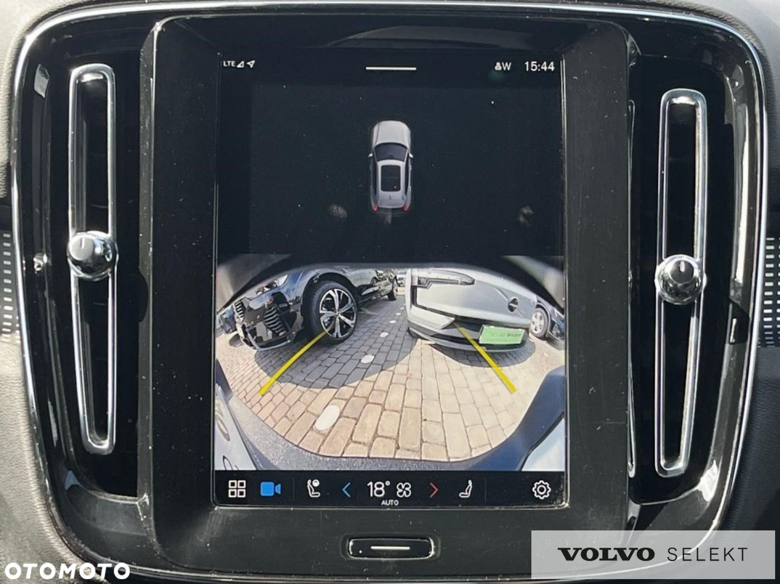 Volvo XC 40 - 24