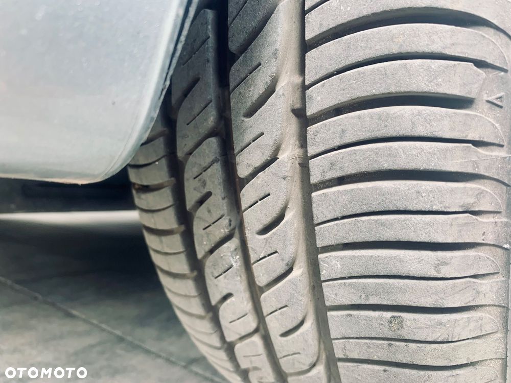 Toyota Yaris 1.4 D-4D Luna A/C - 12