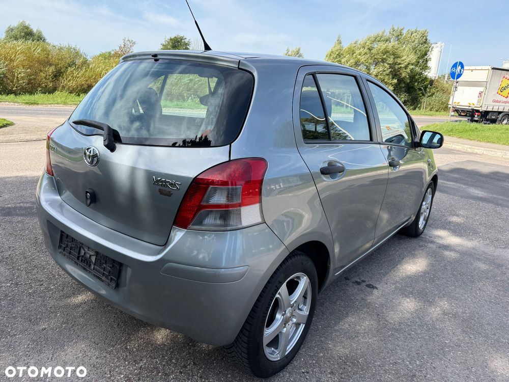 Toyota Yaris 1.33 VVT-i Cool - 3