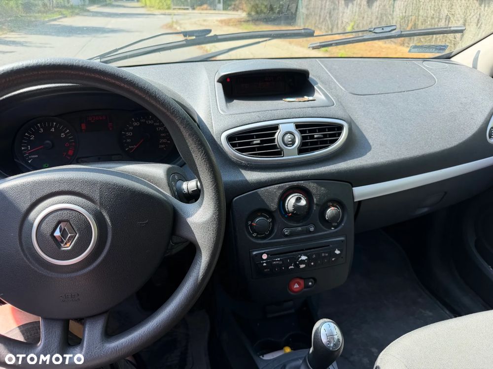 Renault Clio 1.2 16V All Inclusive - 9