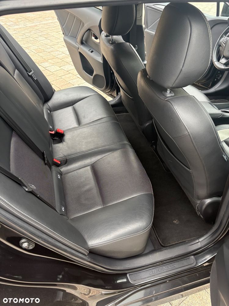 Toyota Avensis 1.8 Premium - 10