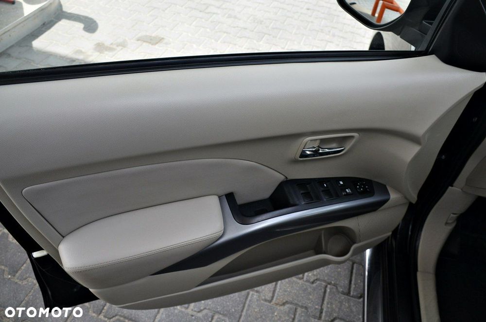 Citroën C-Crosser - 14