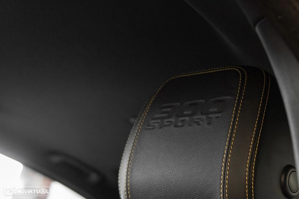 Jaguar XE 2.0 i4 R-Dynamic HSE AWD - 23