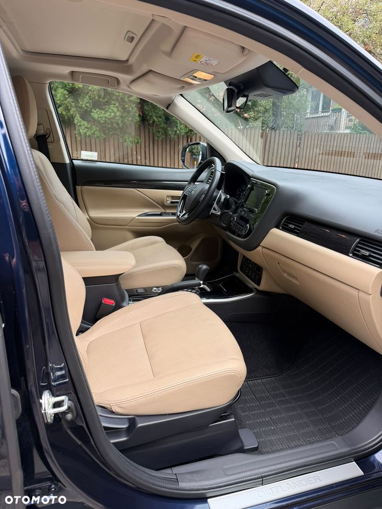 Mitsubishi Outlander 2.0 Instyle + 4WD CVT - 4
