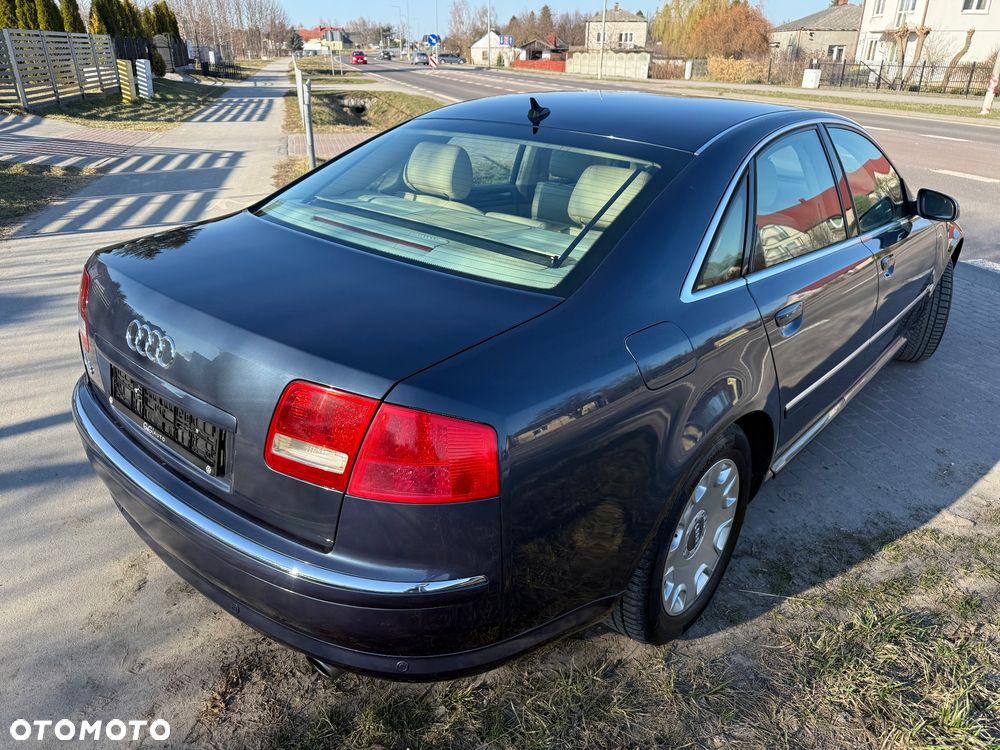 Audi A8 4.2 Quattro - 5
