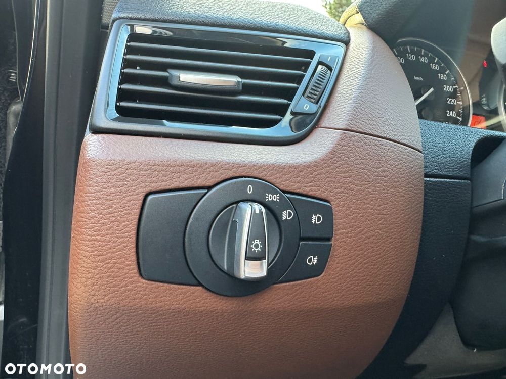 BMW X1 xDrive18d xLine - 23