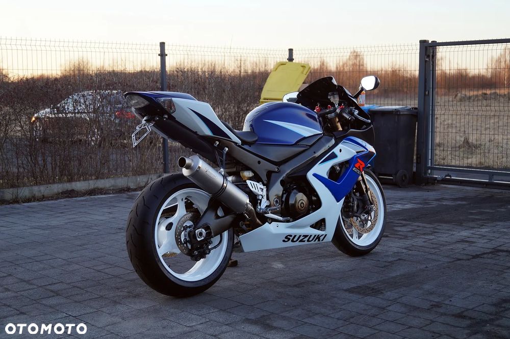 Suzuki GSX-R - 10