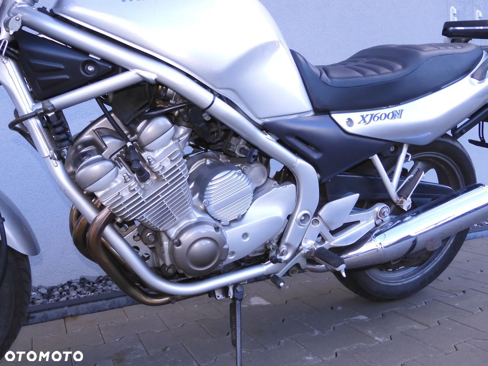 Yamaha XJ - 25