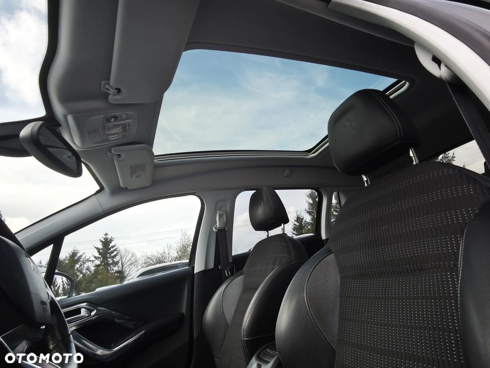 Peugeot 2008 e-HDi FAP 115 STOP & START Allure - 19