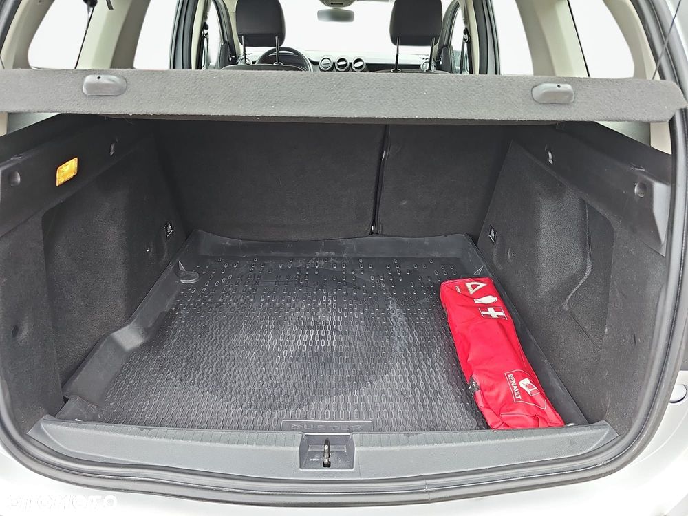 Dacia Duster 1.6 SCe Essential - 11
