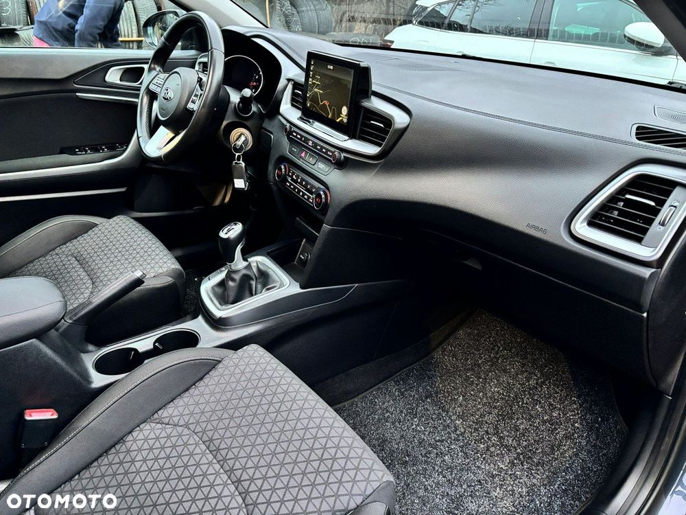 Kia Ceed - 22