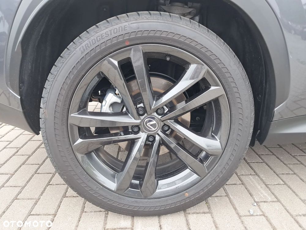Lexus NX - 9