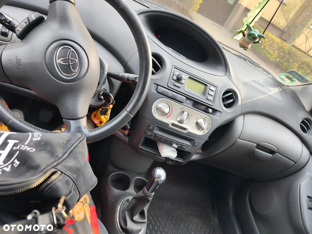 Toyota Yaris 1.3 - 5