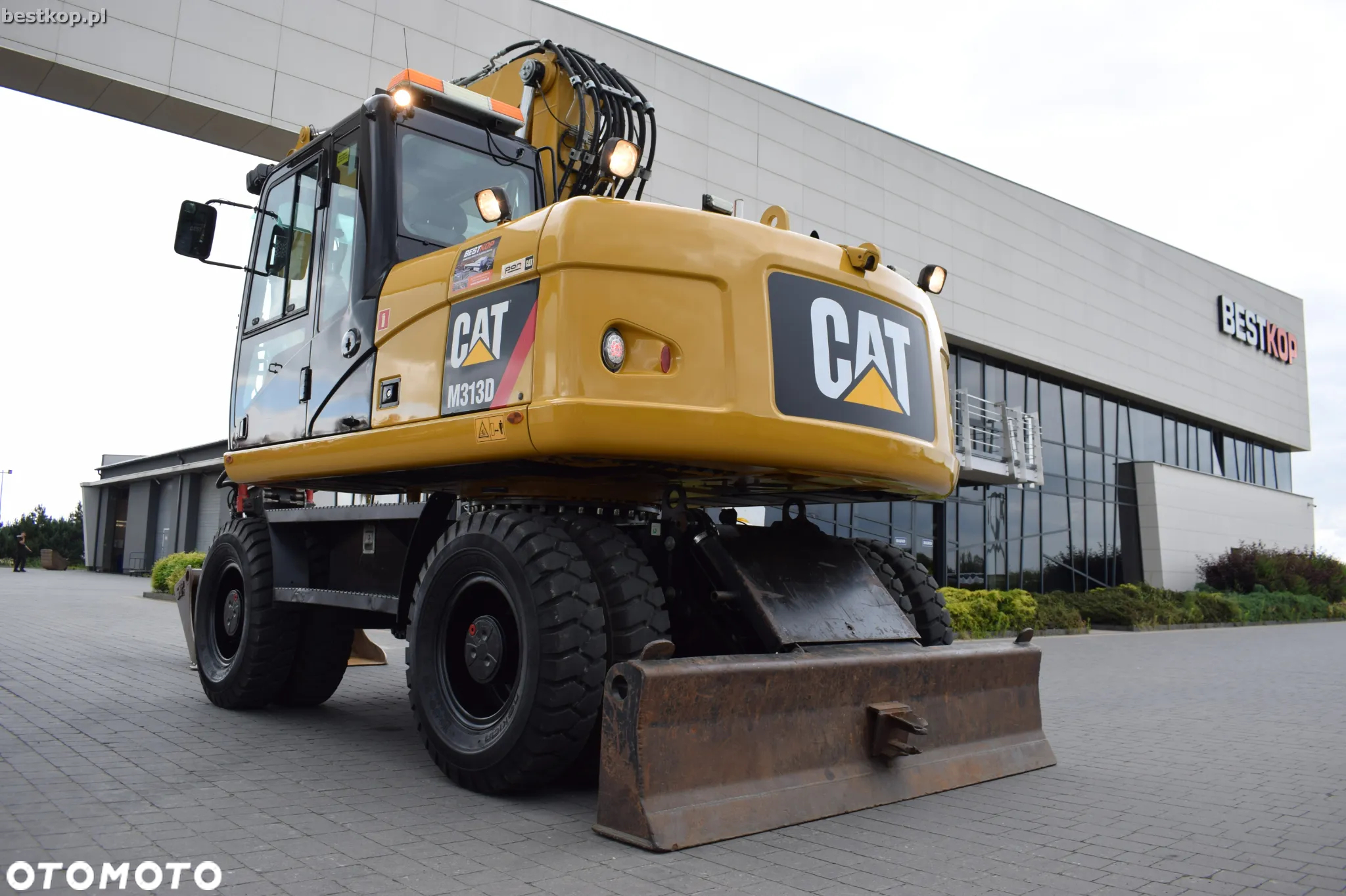 Caterpillar CAT M313D - 8