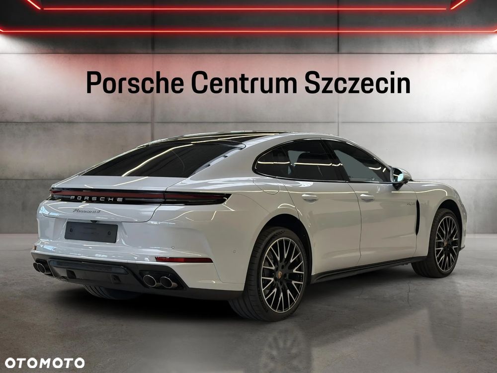 Porsche Panamera 4 - 5