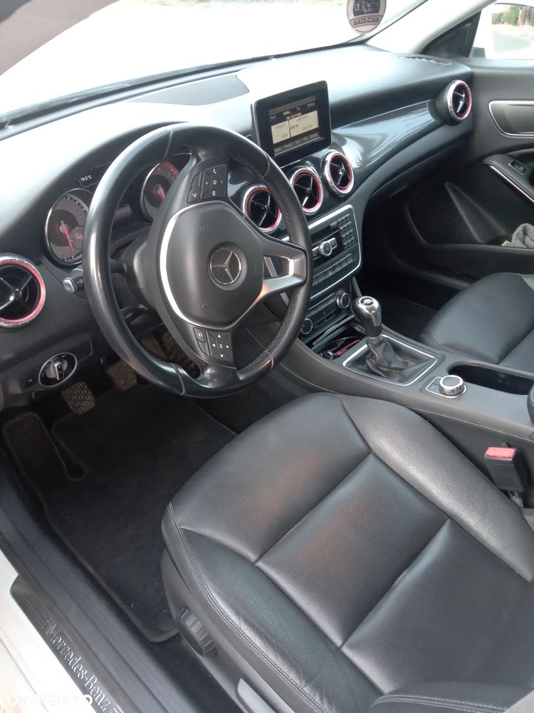 Mercedes-Benz CLA 180 BlueEffICIENCY Edition - 9