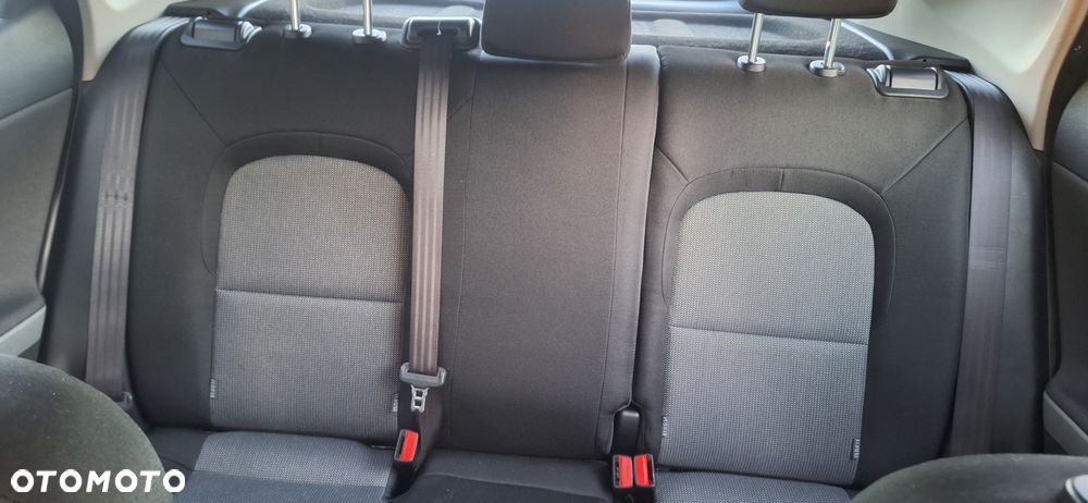 Kia Ceed 1.6 GDI Dream Team Edition - 28