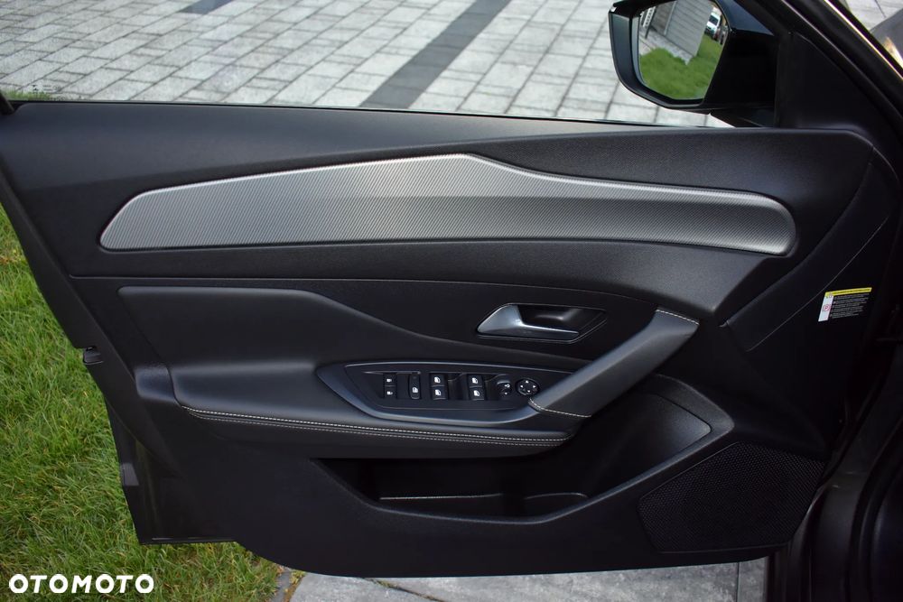 Peugeot 308 180 e-EAT8 GT - 21