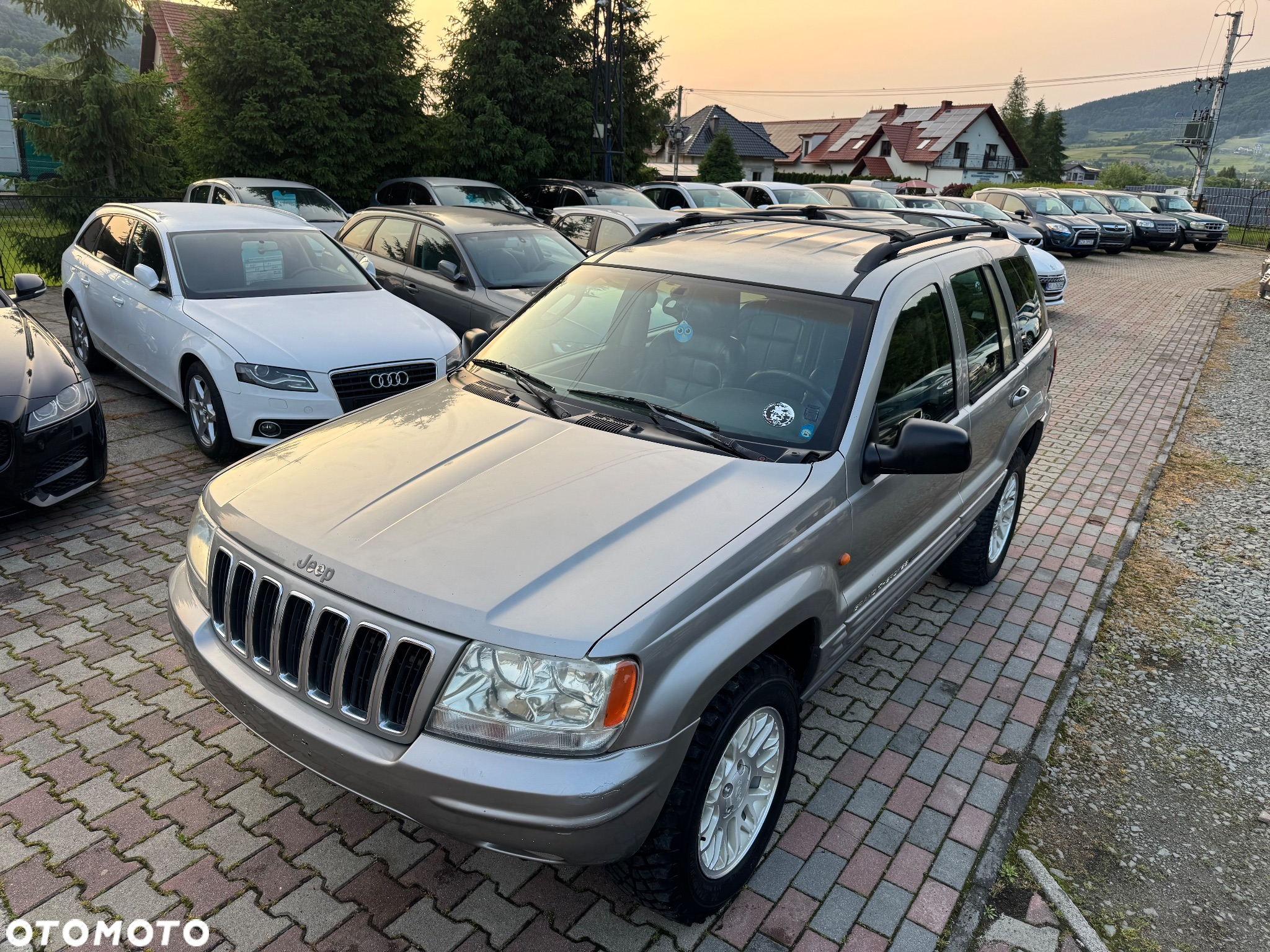 Jeep Grand Cherokee - 20