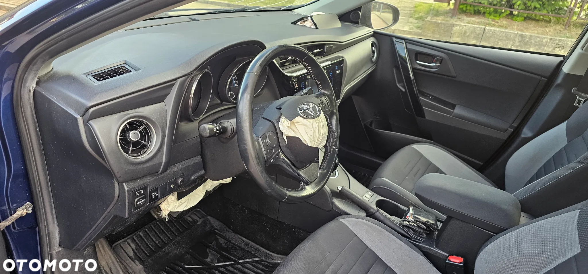 Toyota Auris Hybrid 135 Prestige - 12