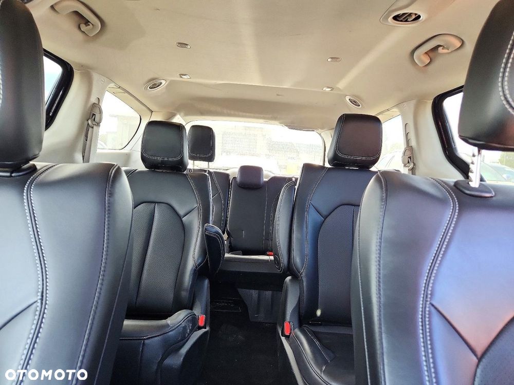 Chrysler Pacifica - 11