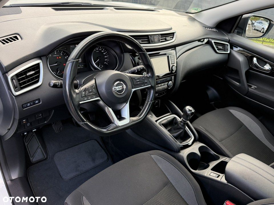 Nissan Qashqai 1.3 DIG-T Tekna EU6d - 16