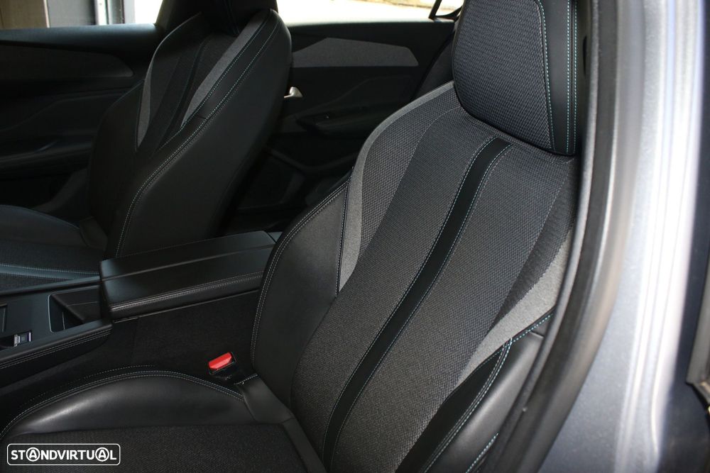 Peugeot 308 1.2 PureTech Allure EAT8 - 18