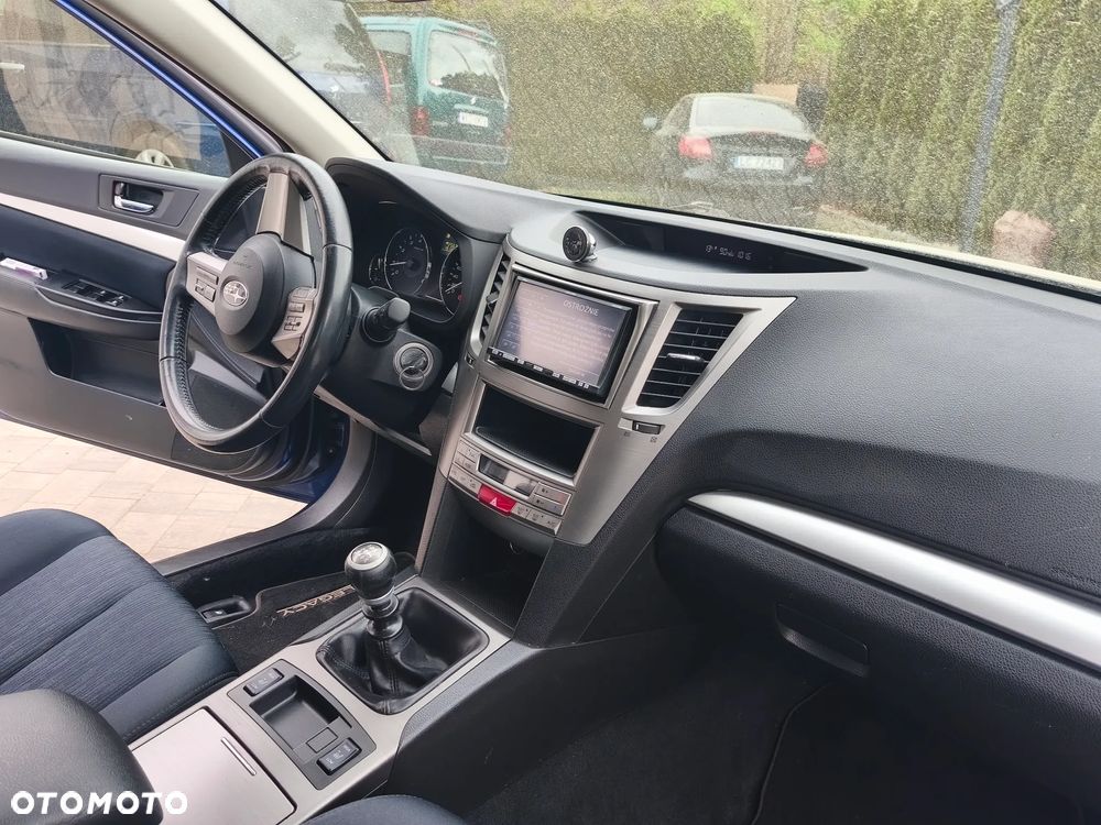 Subaru Legacy - 10