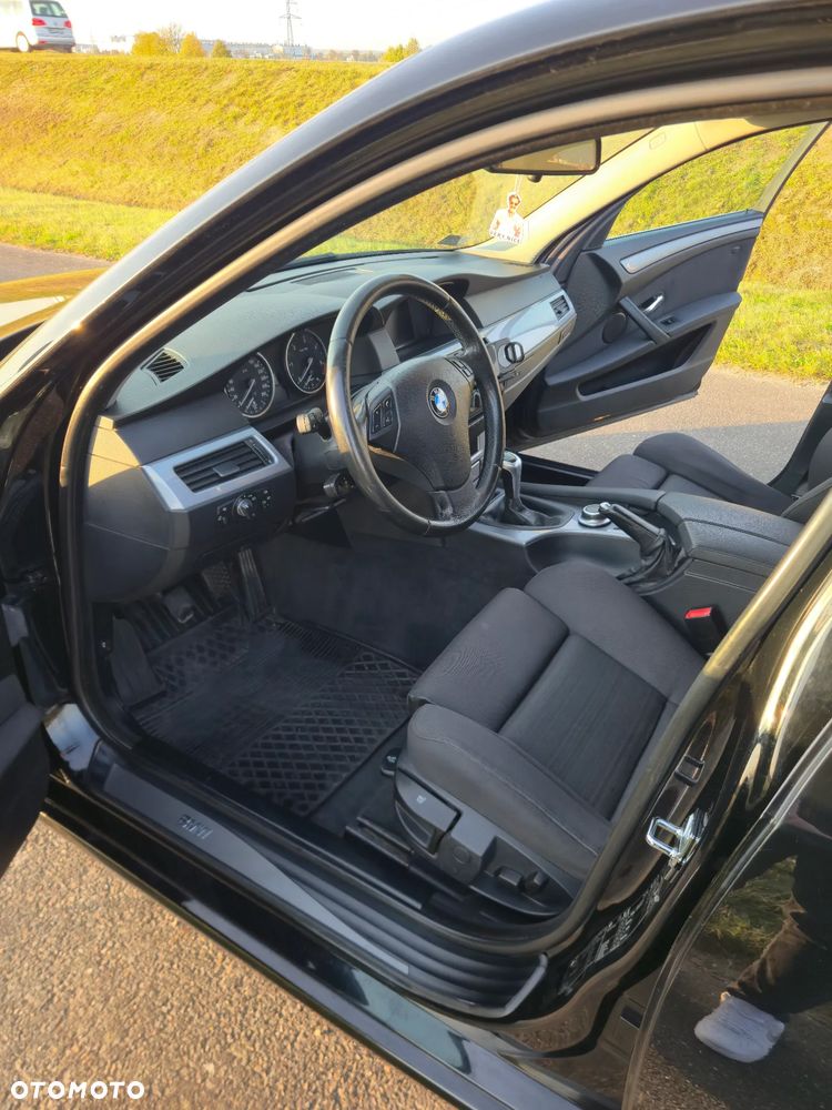 BMW Seria 5 520d - 13