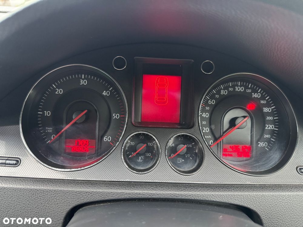 Volkswagen Passat 2.0 TDI Comfortline - 5