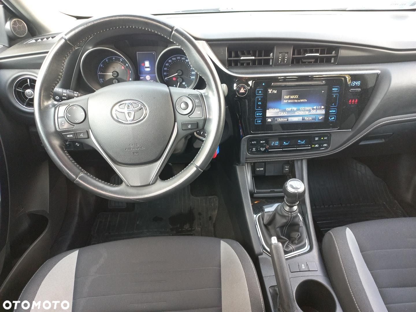 Toyota Auris - 16