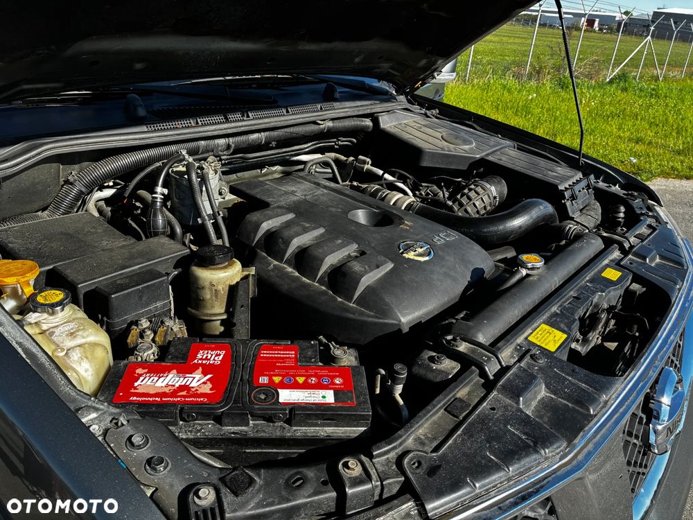 Nissan Pathfinder 2.5 dCi SE - 14