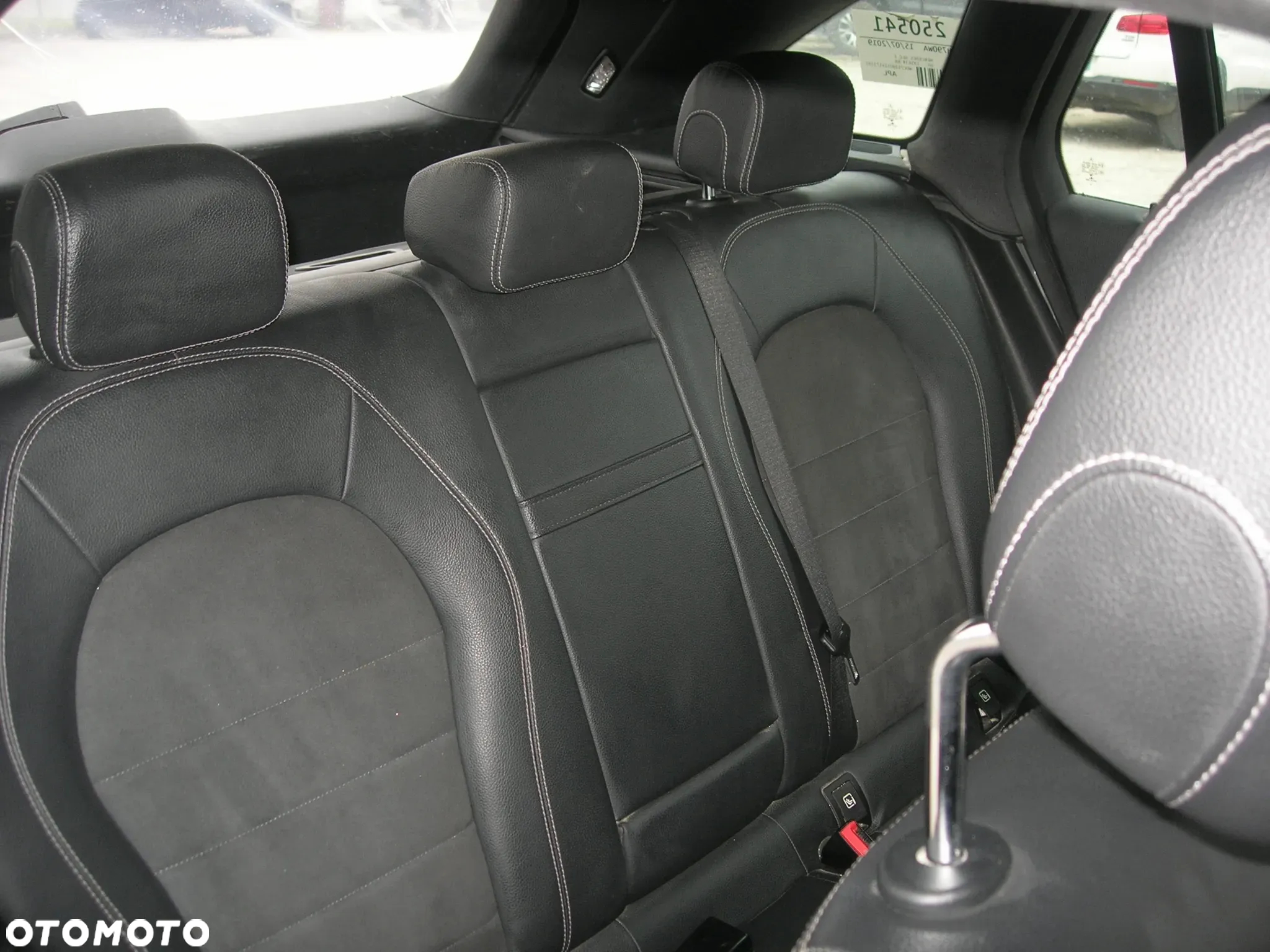 Mercedes-Benz GLC 220 d 4Matic 9G-TRONIC AMG Line - 20